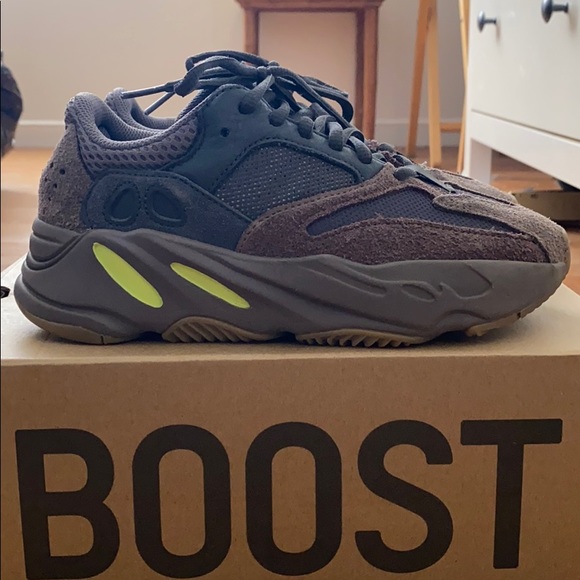🚫SOLD🚫Yeezy Boost 700 Mauve - Picture 2 of 9